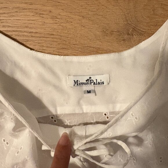 Mirror Palais White Eyelet Top Size M - Picture 5 of 5